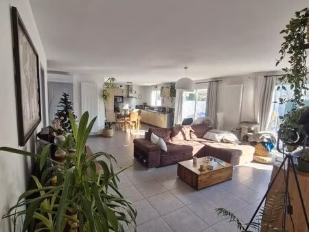 maison récente meublée- plain pied- 3 chambres