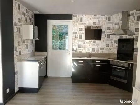 appartement f2 50m2 avec cour