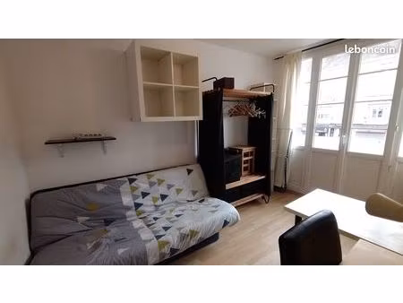 studette étudiante centre ville