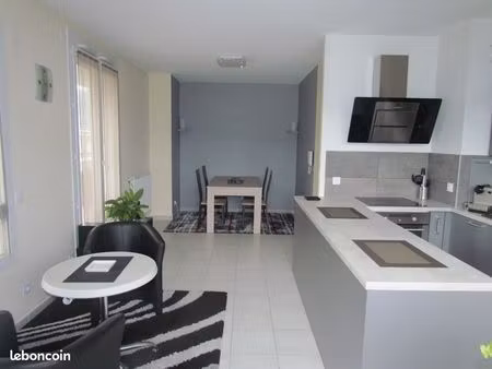 t3 70 m2 meublé avec terrasse 27 m2 + garage 15 m2