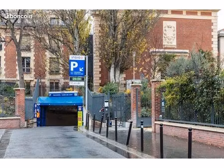 parking indigo magenta - gare de l'est - paris