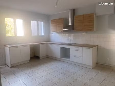 location maison 4 chambres perignac 17800