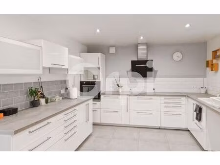 maison ver-sur-launette 122 m² t-3 à vendre  200 000 €