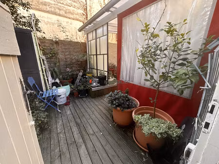 t2 au rez-de chaussée avec grande terrasse