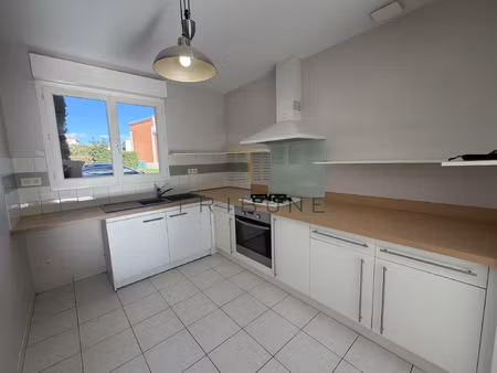 le passage -- maison de 70 m2 avec terrasse et garage dans u