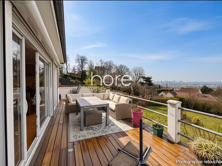 maison familiale 5 chambres avec studio dependant.