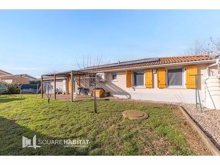 maison de plain pied avec 593 m² de jardin