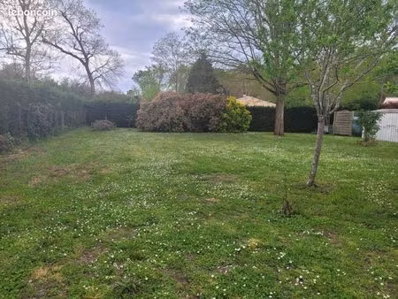 terrain 790 m² lignan de bordeaux