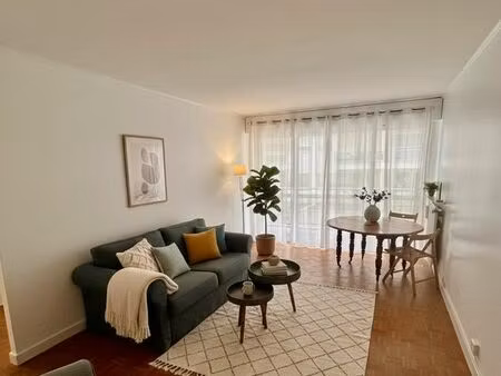 location 2 pièces meublé avec balcon paris 20