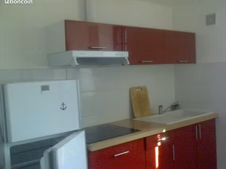 particulier loue t1 27m² proche lycée claveille et atelier sncf