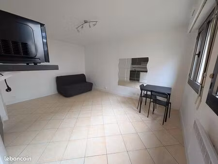 studio 1 pièce 24 m²