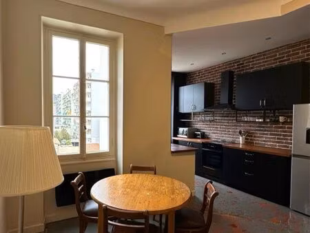 superbe t2 proche fac science / médecine