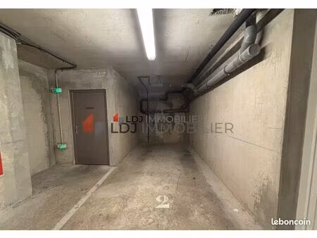 parking/box 16 m² prades