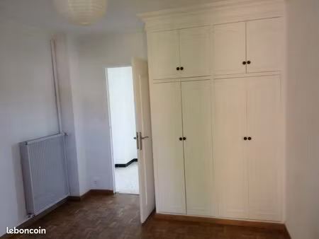 particulier loue t2 refait à neuf - faubourg du soleil