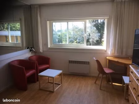 studio meublé et équipé