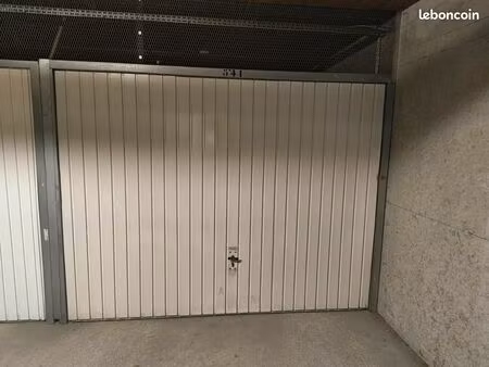 ? box fermé à louer – parking sécurisé – proche gare – champs-sur-marne