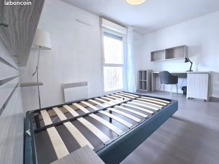 studio avec balcon 15m2 au pied du métro minimes