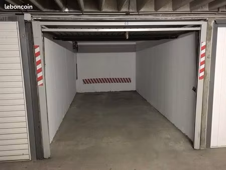 location garage à la grande motte