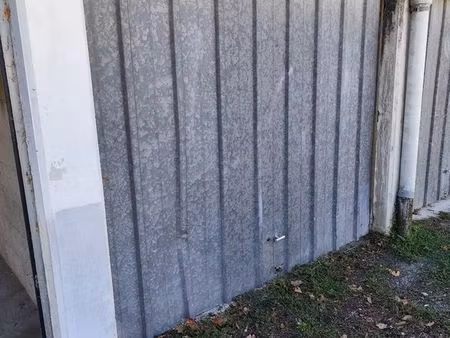 garage a louer g17bga05