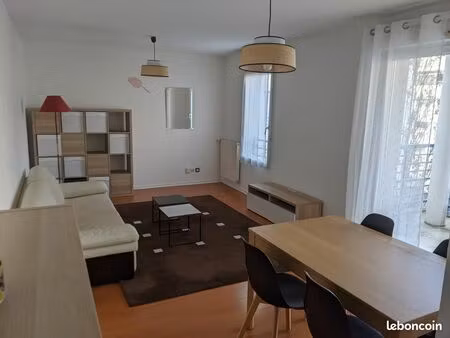 joli t2 meuble de 51 m²  en centre-ville  bien équipé avec parking