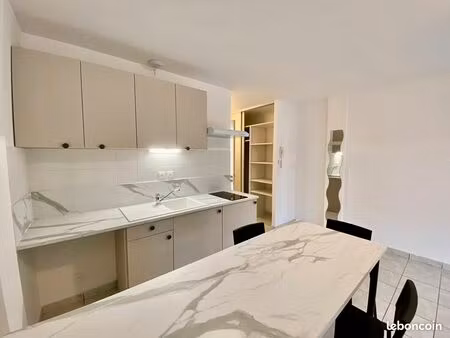 studio 1 pièce 25 m²