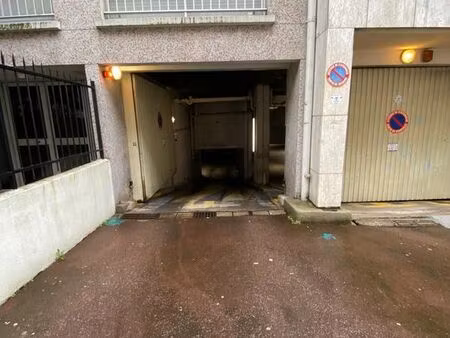 parking avec borne de recharge - saint-mandé