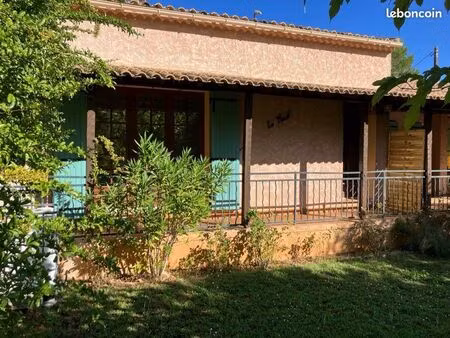 location t2 avec terrasse et piscine hors sol