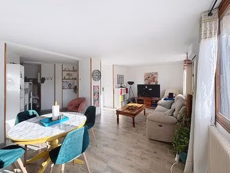 appartement 78m2 avec grande terrasse  garage et cave