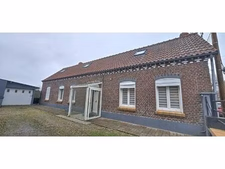 charmante maison avec insert à bois et fort potentiel d’aménagement