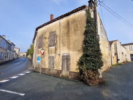 vente maison à tonnay-boutonne (17380) : à vendre / 80m² tonnay-boutonne