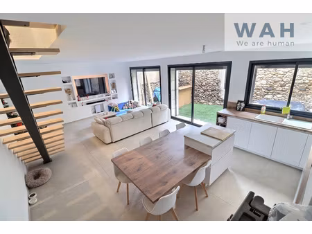 maison de village renove avec exterieur 4 pieces 34800 aspir