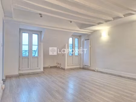 appartement 3 pièces atypique - boulevard saint martin paris 10