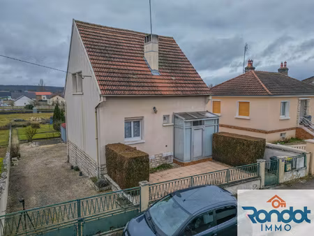 maison 5 pieces / 4 chambres / 78m2 environ / 733m2 de terra