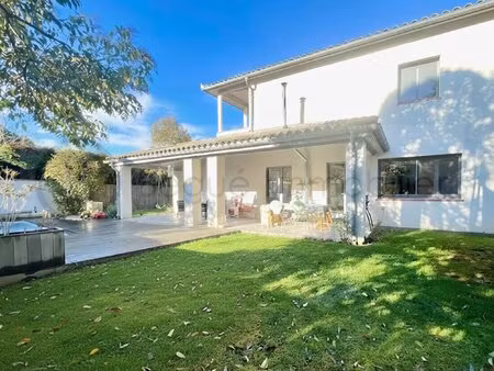 pibrac centre  proche colomiers  villa de standing avec beaux volumes confort optimal