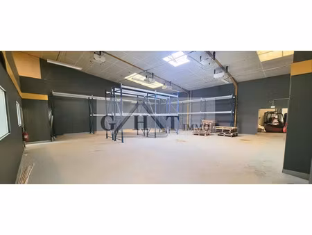 entrepôt - local d’activité à louer 750 m² – saint-maximin