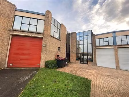 location local d'activités le thillay 4 040 m²