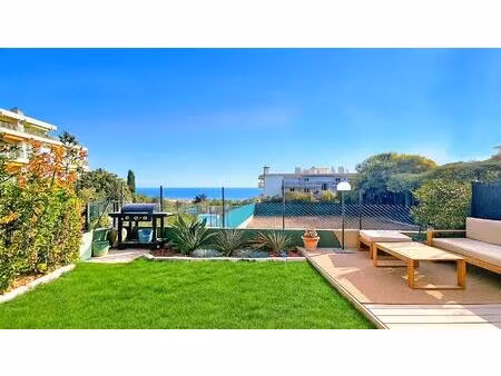 2/3 pièces vue mer avec belle terrasse et jardin privé  piscine  tennis