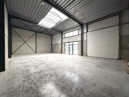 commercieel te huur in moen