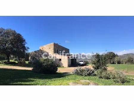 exclusivite : proche de l'ile rousse  plaine du reginu  propriété en pierre t5 161 m² sur 