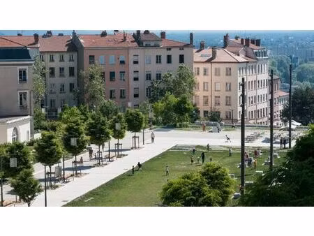 location local commercial 130m²