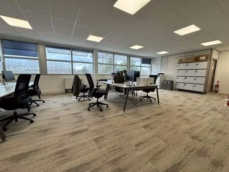 location local professionnel 168m² st priest 69800