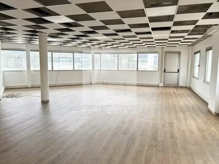 location local professionnel 450m² bron 69500