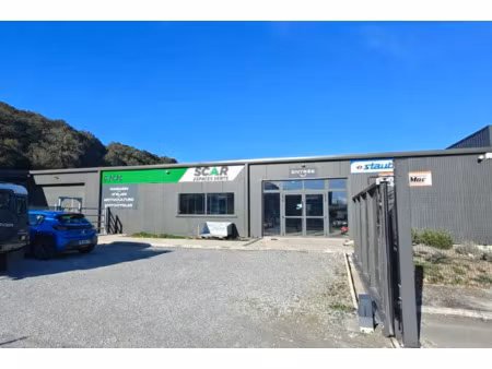 limoux axe principal direction carcassonne - bâtiment à usag