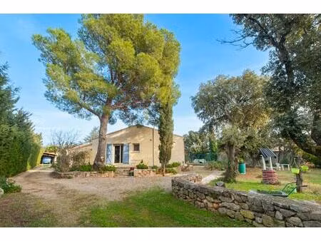 maison 5 pièces de 197 m2 avec piscine en vente à aureille - idéal pour les familles