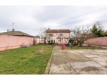 maison 7 pièces - 181 m²