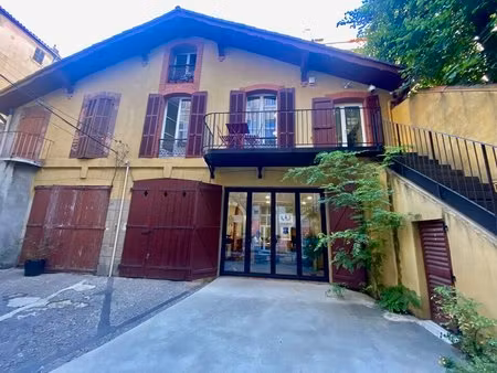 achat local professionnel 106m² marseille 1er