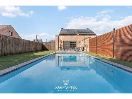luxueuze en energiezuinige woning op rustige ligging met zwembad
