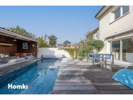 maison t6 de 131 m² avec piscine et garage