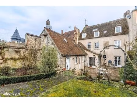 maison 11 pièces 285 m²