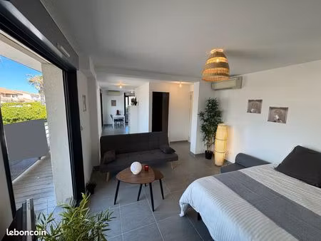 spacieux t1 neuf palavas 1ere ligne jusqu'à juin